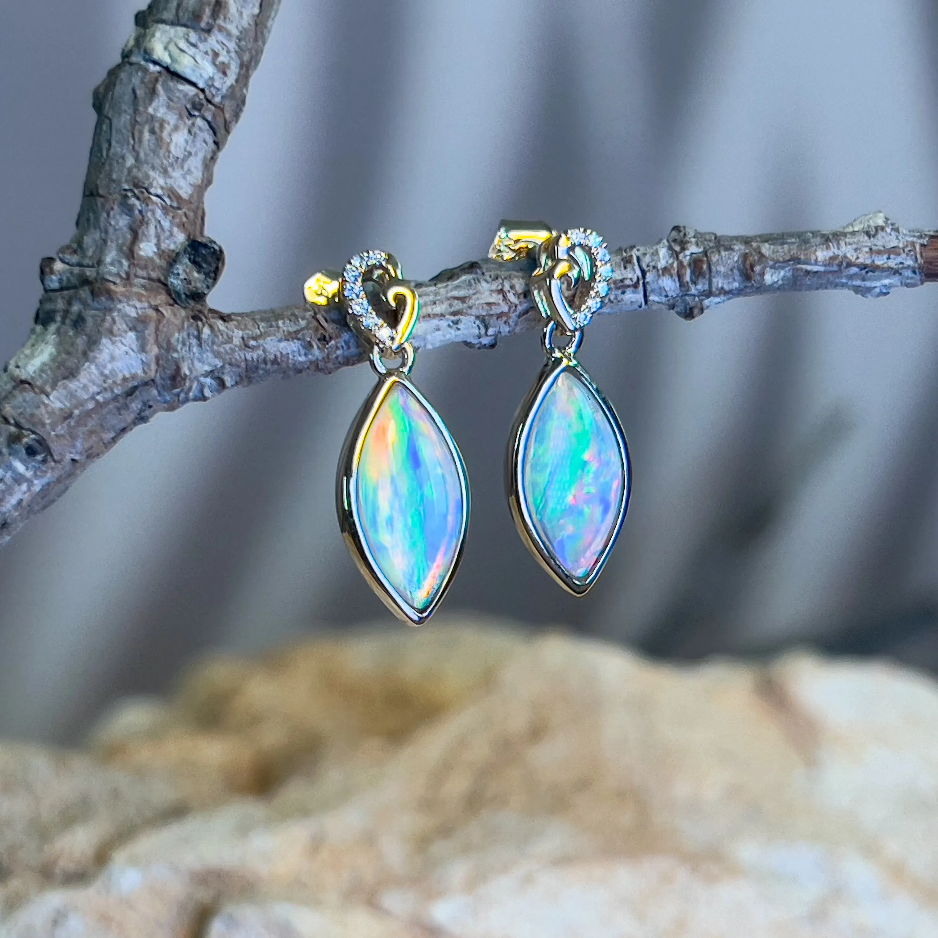 14kt Yellow Gold dangling earrings Marquise shape Crystal Opal 2.06ct and Diamonds