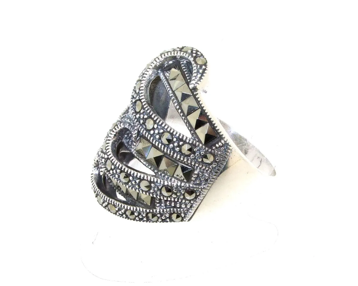 Art Nouveau Style Silver sparkly Ring