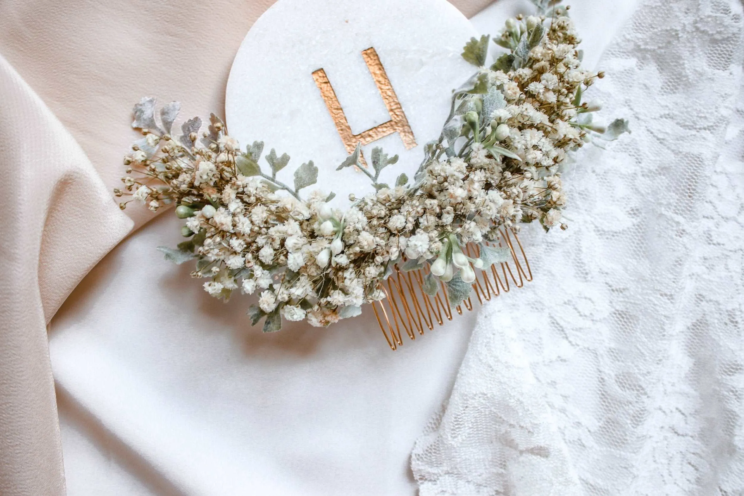 Baby's Breath Half flower Comb, Crescent Dried flowers Comb, Baby's breath, updo comb, comb wedding, wedding comb, Dusty miller