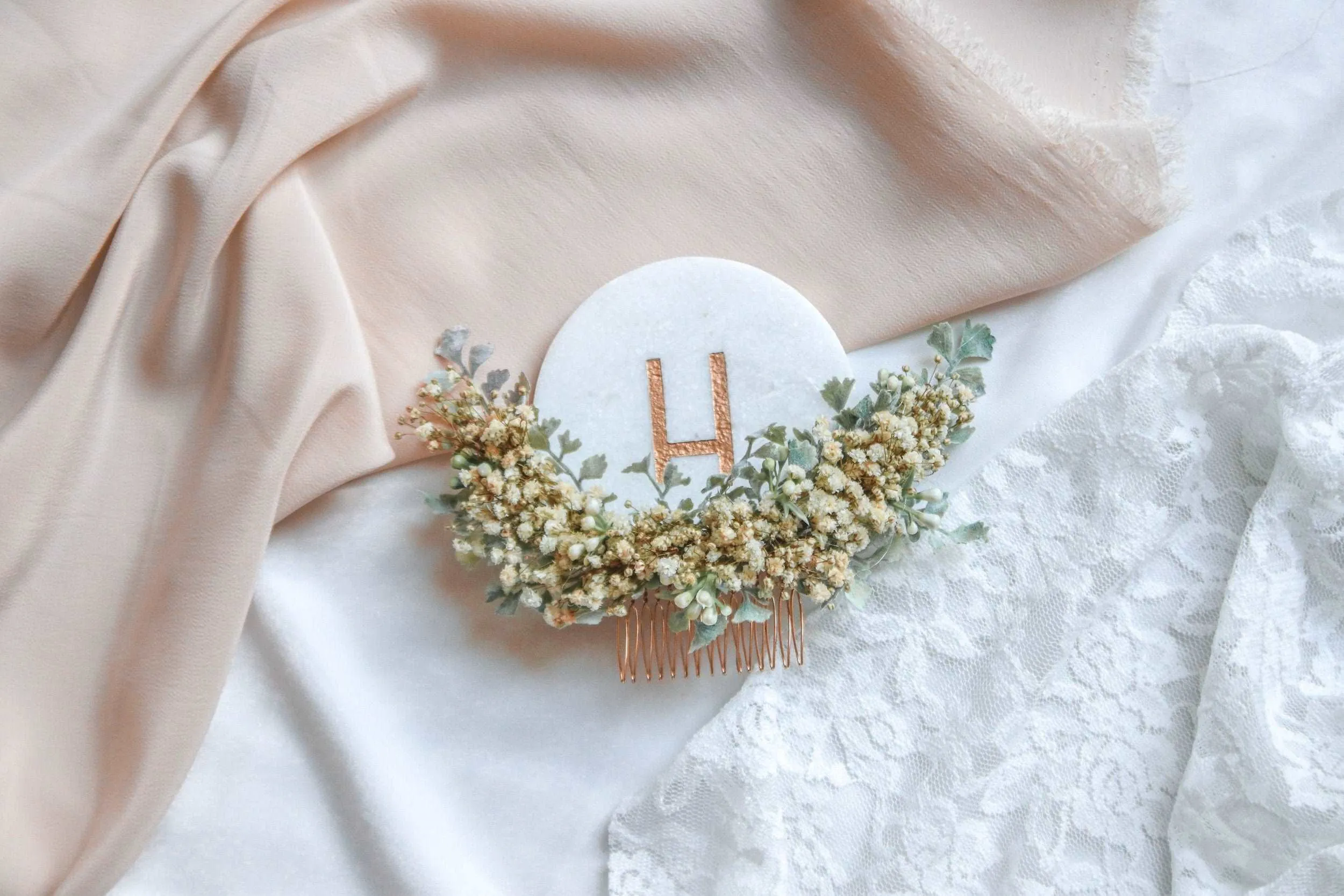 Baby's Breath Half flower Comb, Crescent Dried flowers Comb, Baby's breath, updo comb, comb wedding, wedding comb, Dusty miller