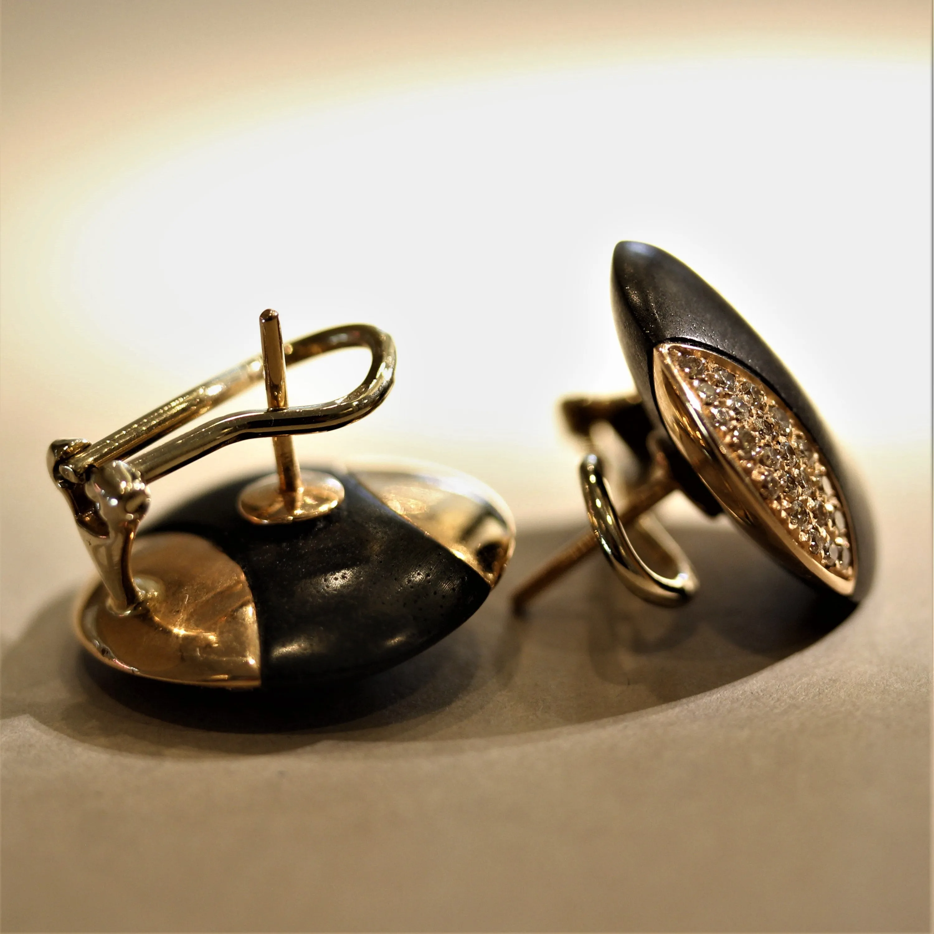 Black-Coral Diamond Gold Round Button Earrings