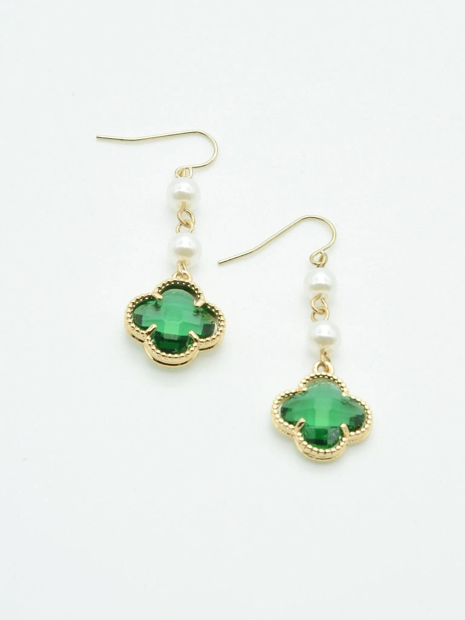 CE3197 Clover With Pearls Dangle Earrings