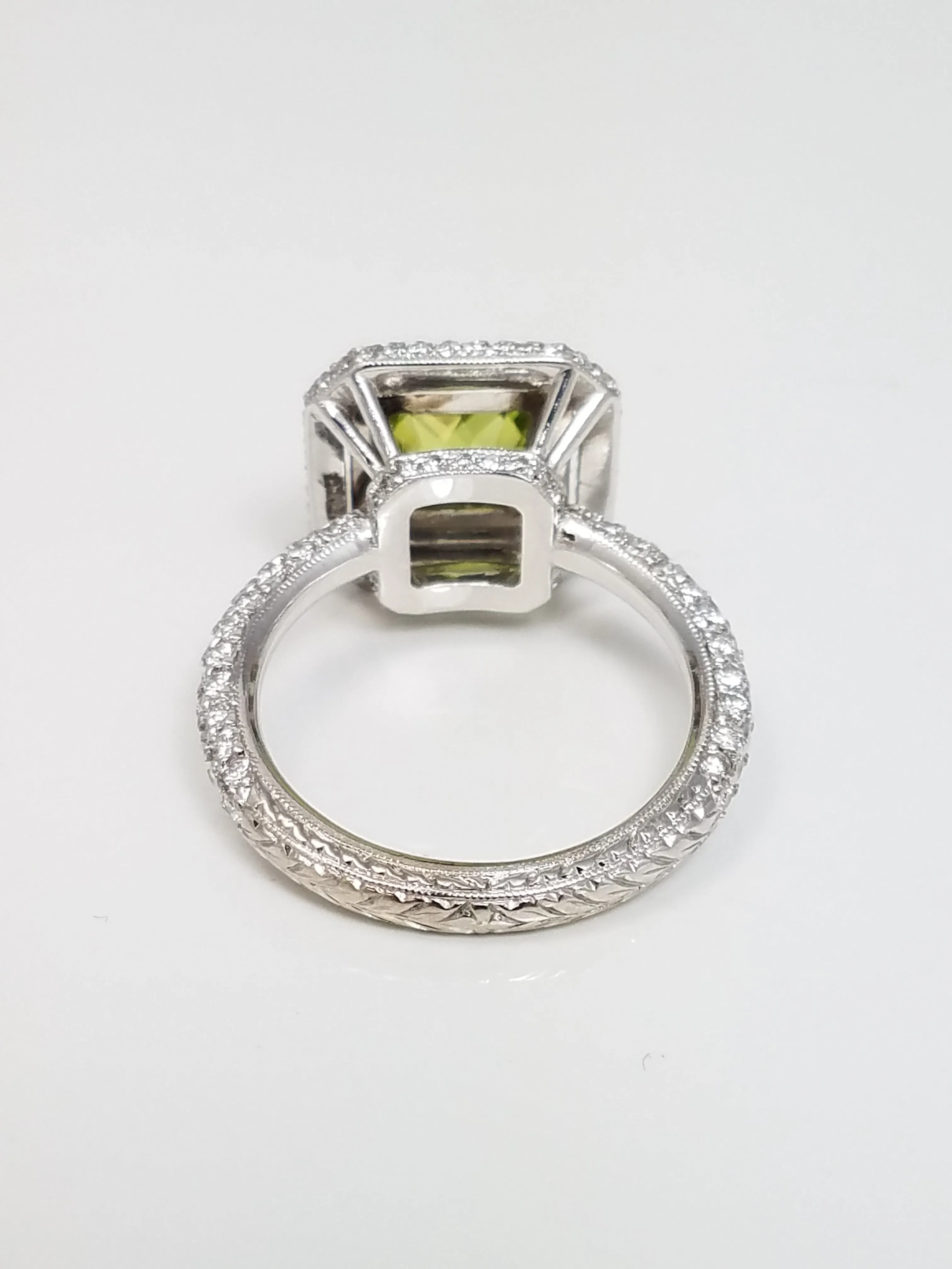 Elegant 18k White Gold Natural Peridot Diamond Custom Ring