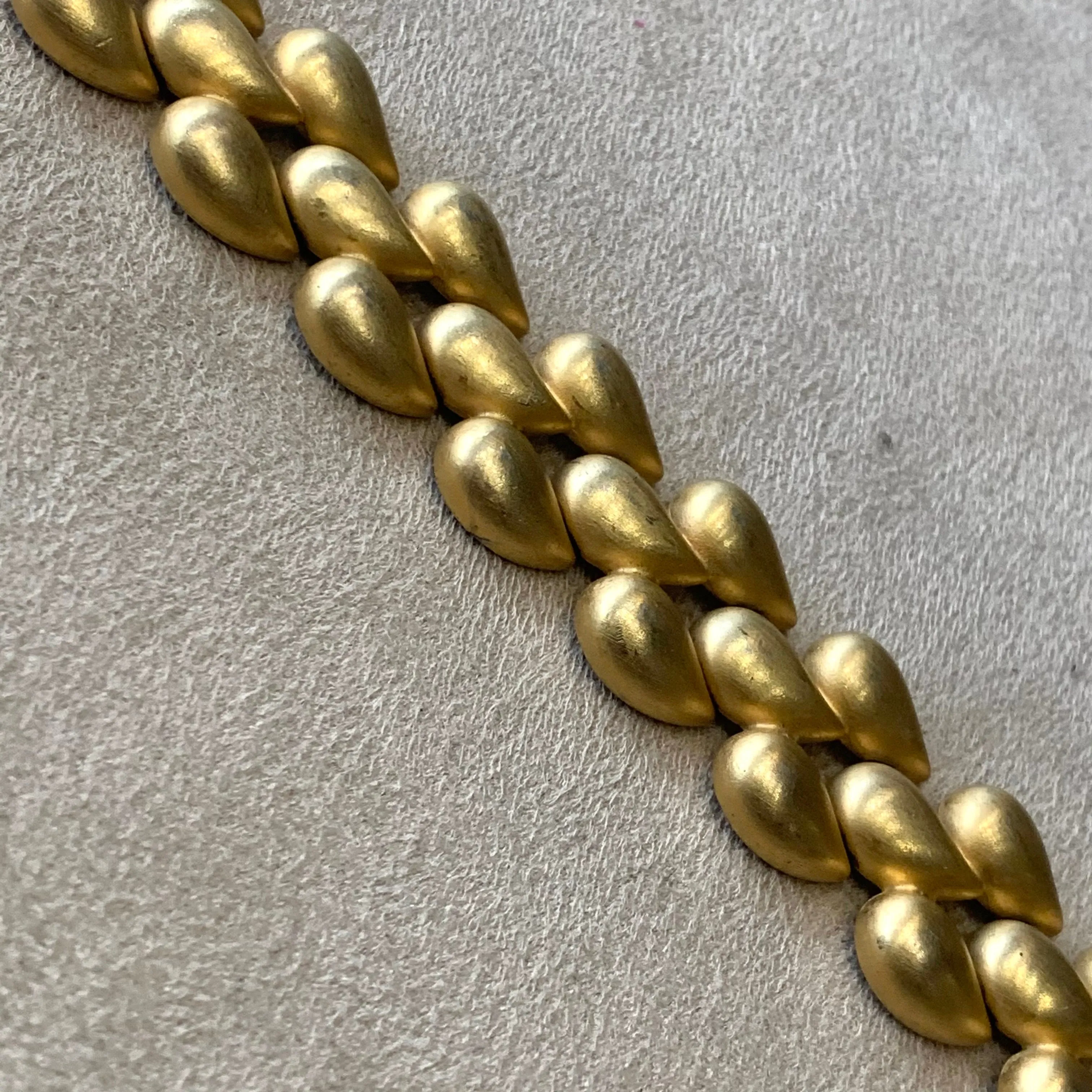 Givenchy Matt gold bracelet woven raindrops