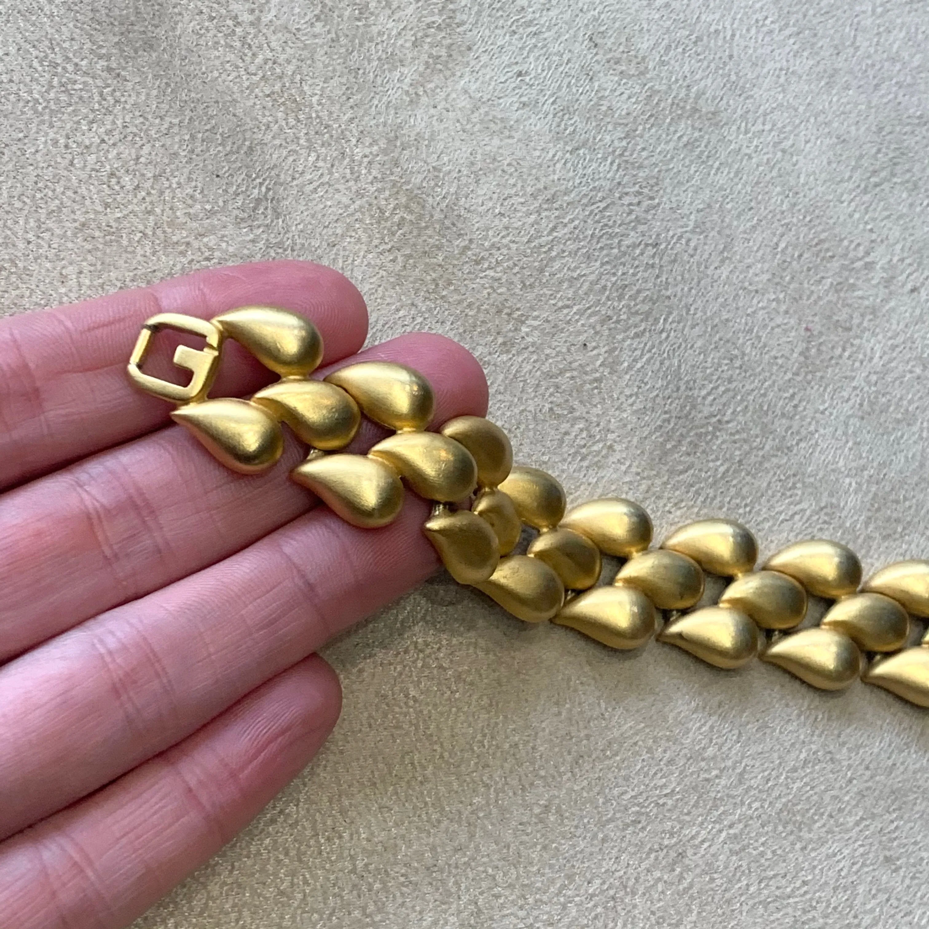 Givenchy Matt gold bracelet woven raindrops