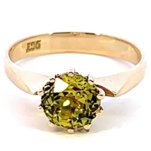 Gorgeous 9ct Yellow Gold Peridot Ring