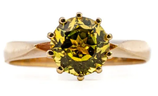 Gorgeous 9ct Yellow Gold Peridot Ring