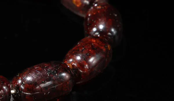 Luxury Red Oval-Shaped Baltic Amber Bracelet