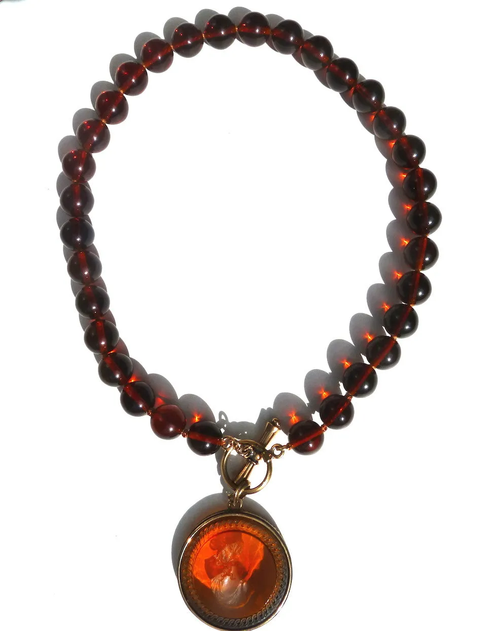 NECKLACE INTAGLIO CHOKER AMBER COGNAC