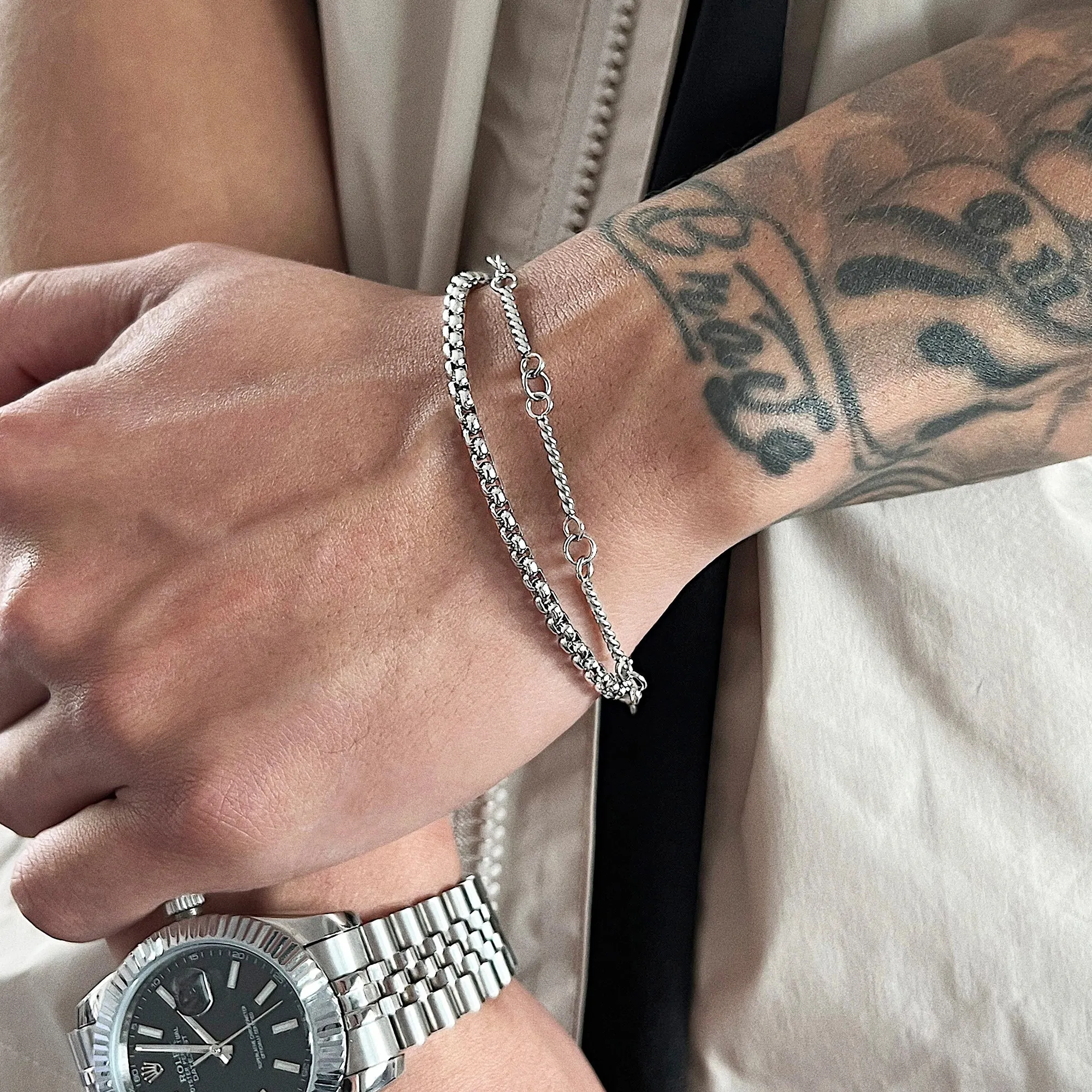 OH Thin Chains Linked Bracelet