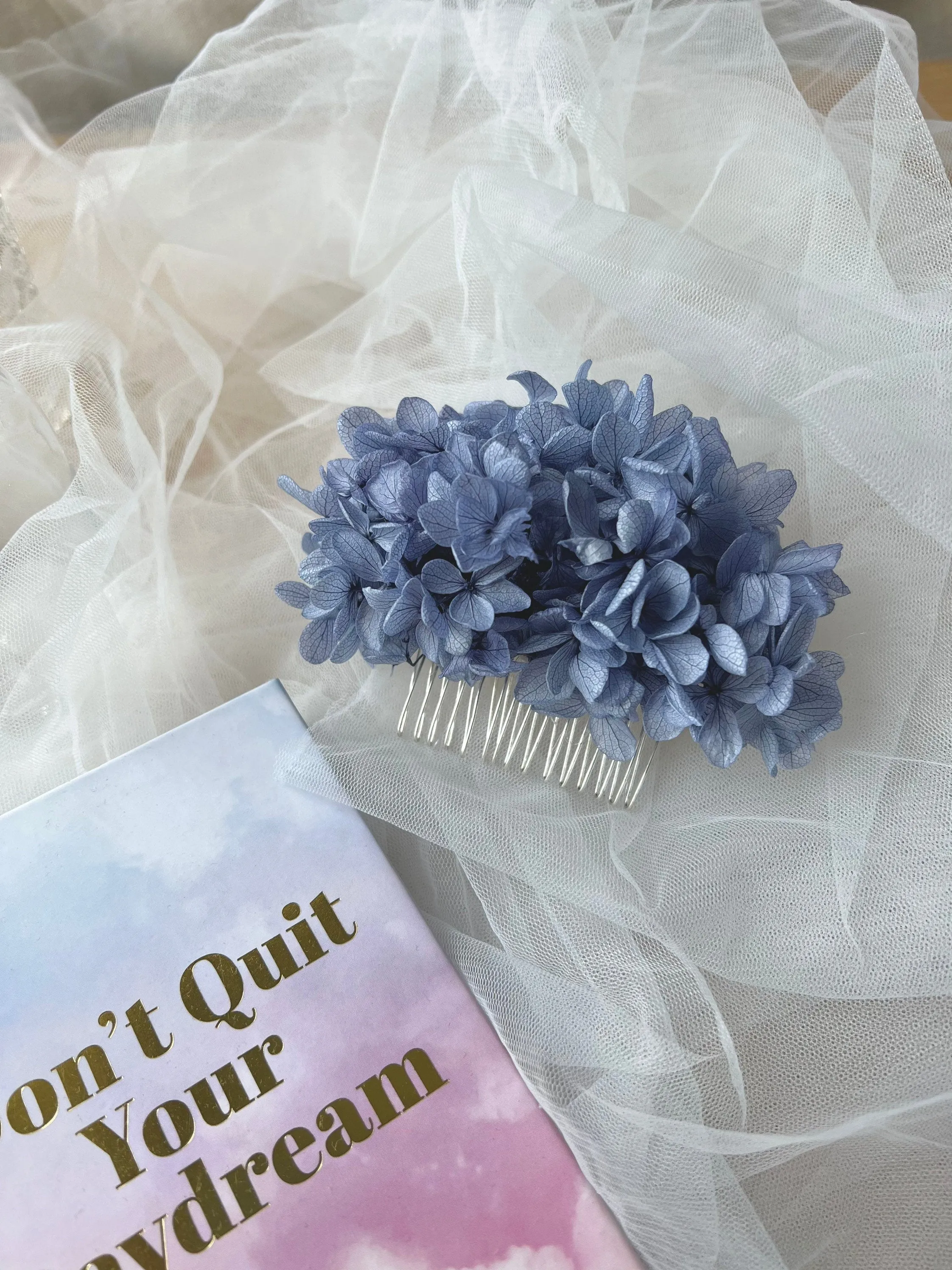 Pale Dusty Blue Dried Flower Comb, Prom Wedding Hair Accessories, Everlasting Flower Hair Piece Blue Floral Hair Piece, Bridesmaids Gift