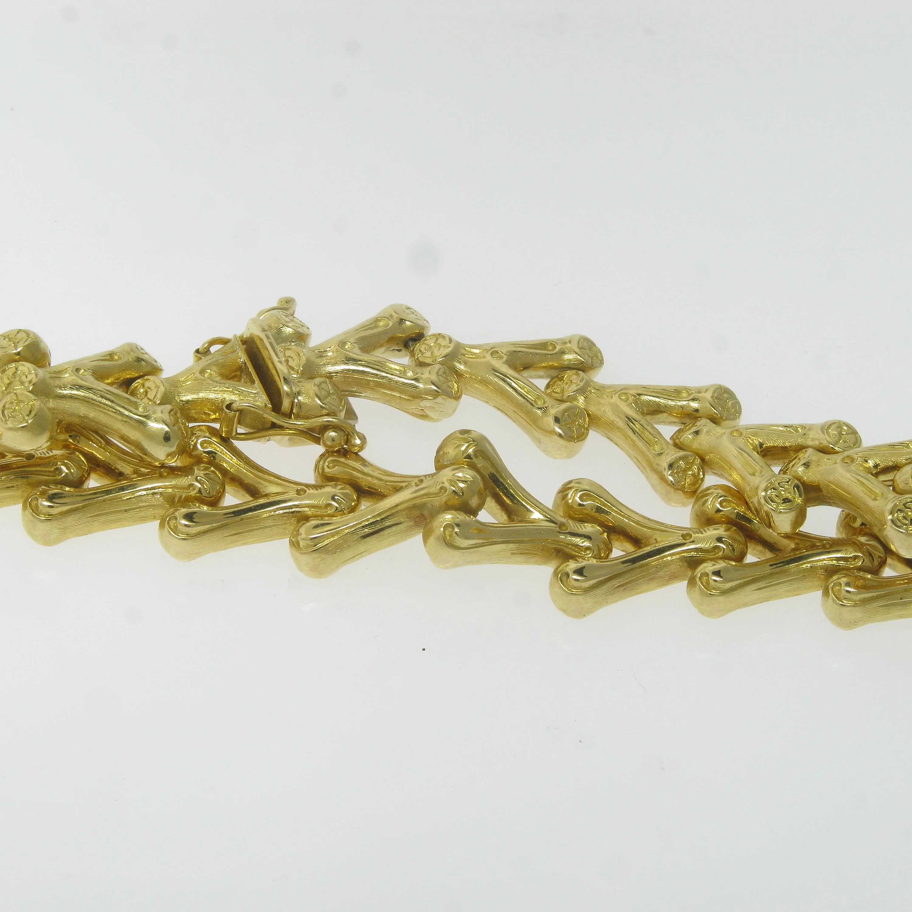 Pre-Owned 18K Yellow Gold 7-5/8” V Branch Link Bracelet with Engraved Details