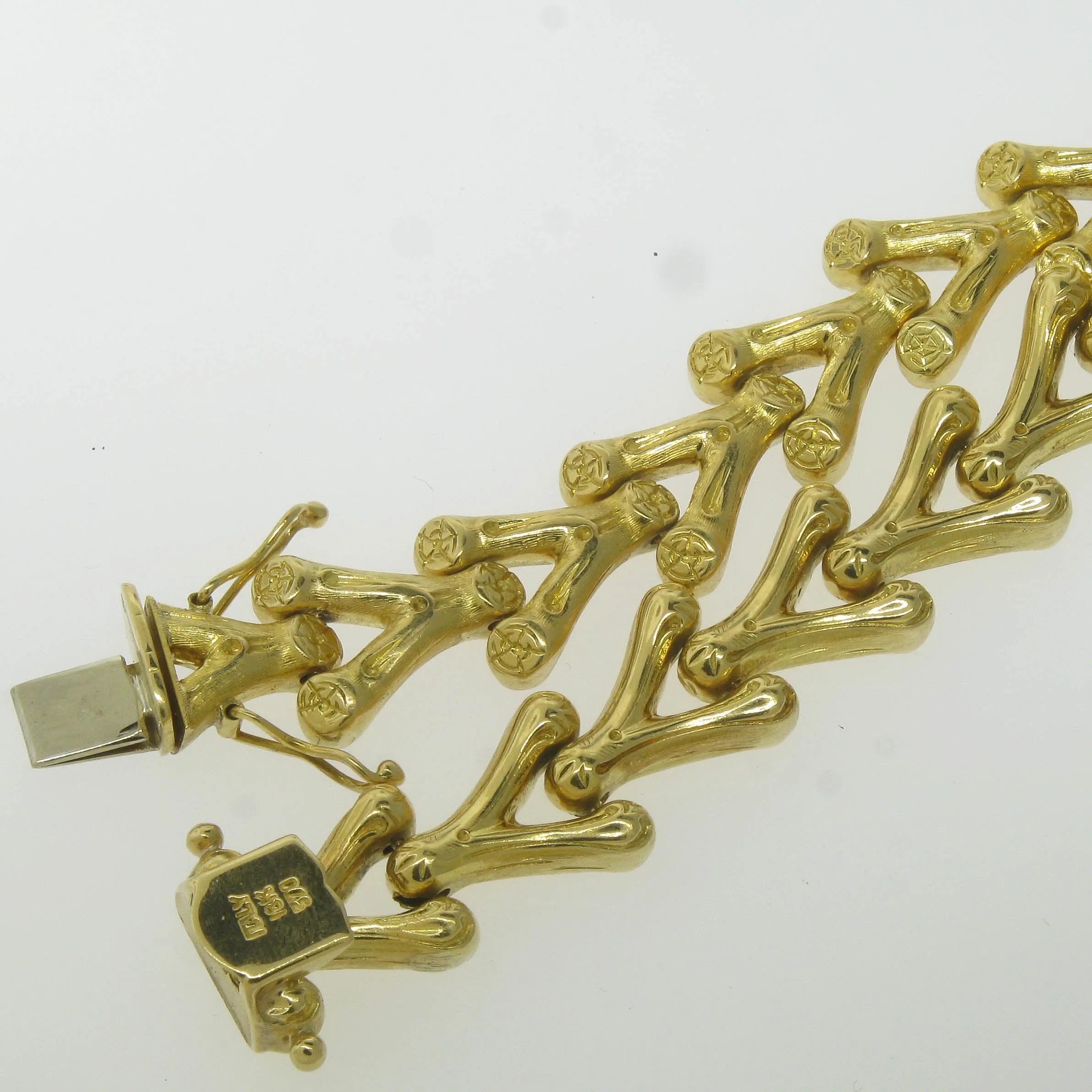 Pre-Owned 18K Yellow Gold 7-5/8” V Branch Link Bracelet with Engraved Details