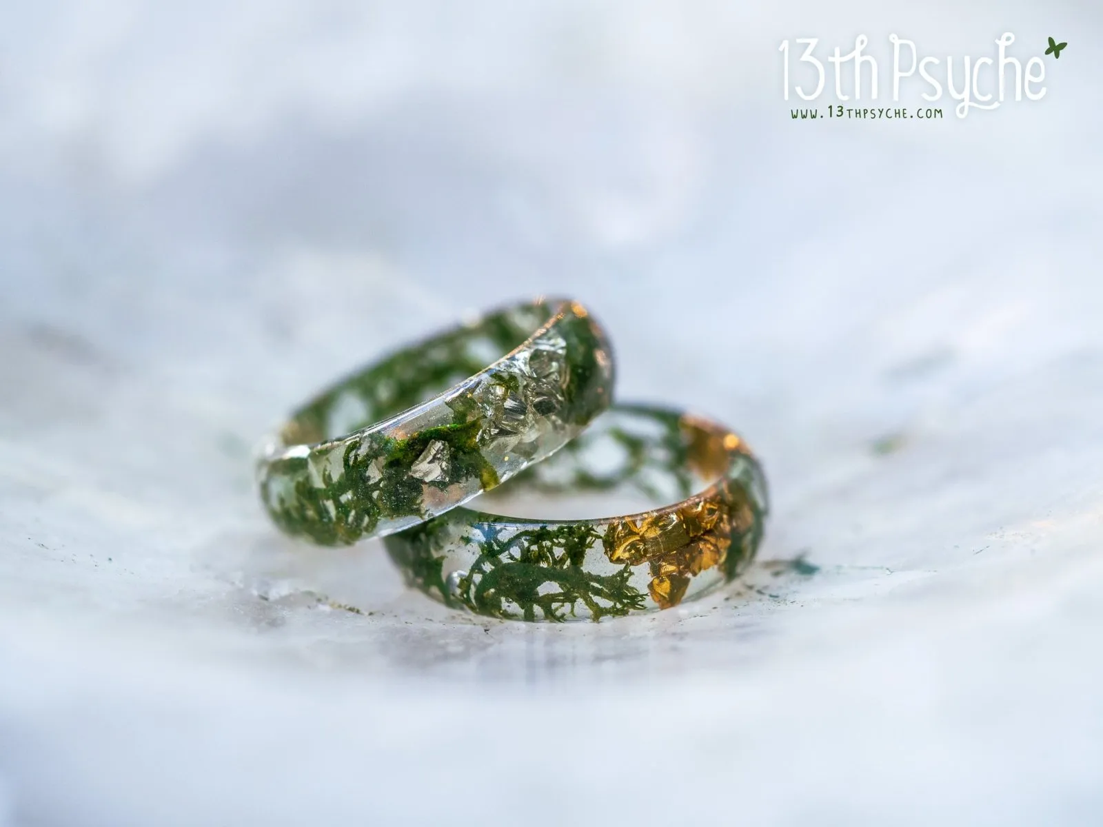 Real moss and metallic stones resin ring