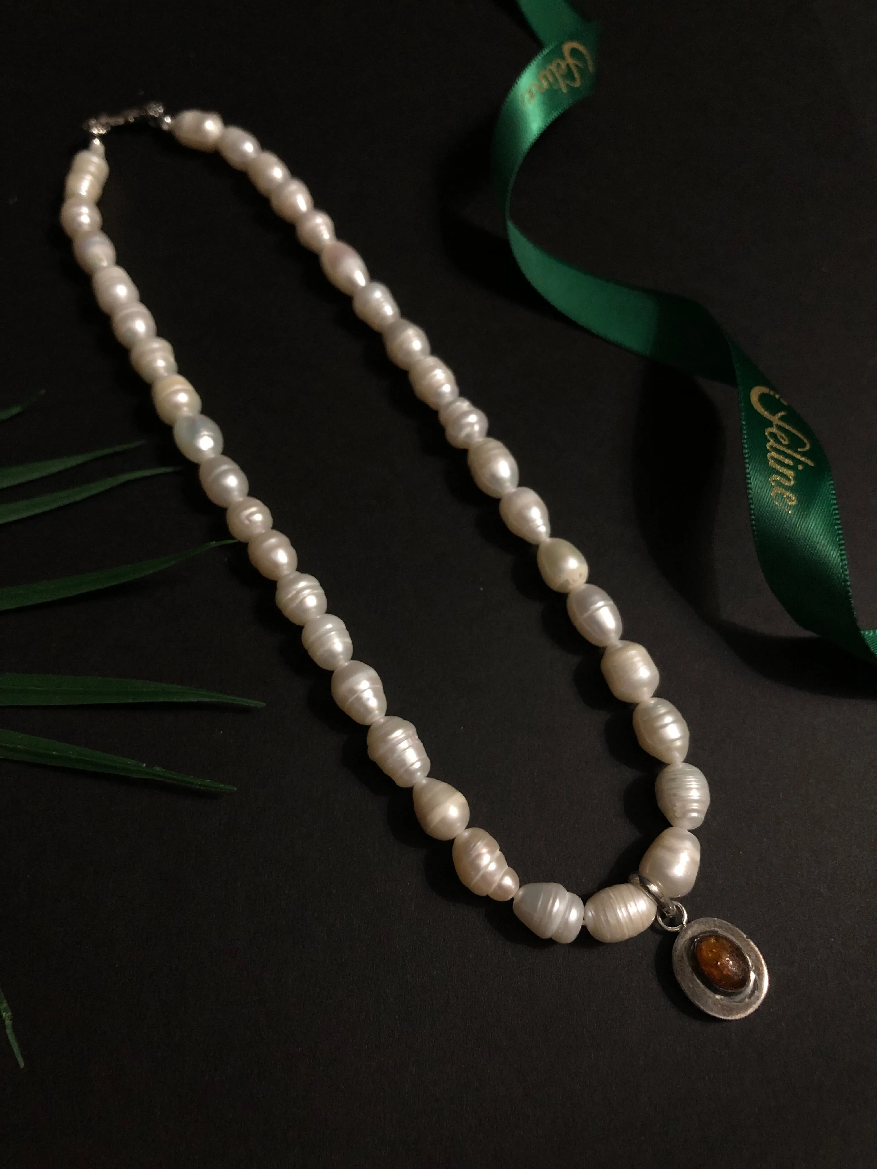 Valda Pearl necklace