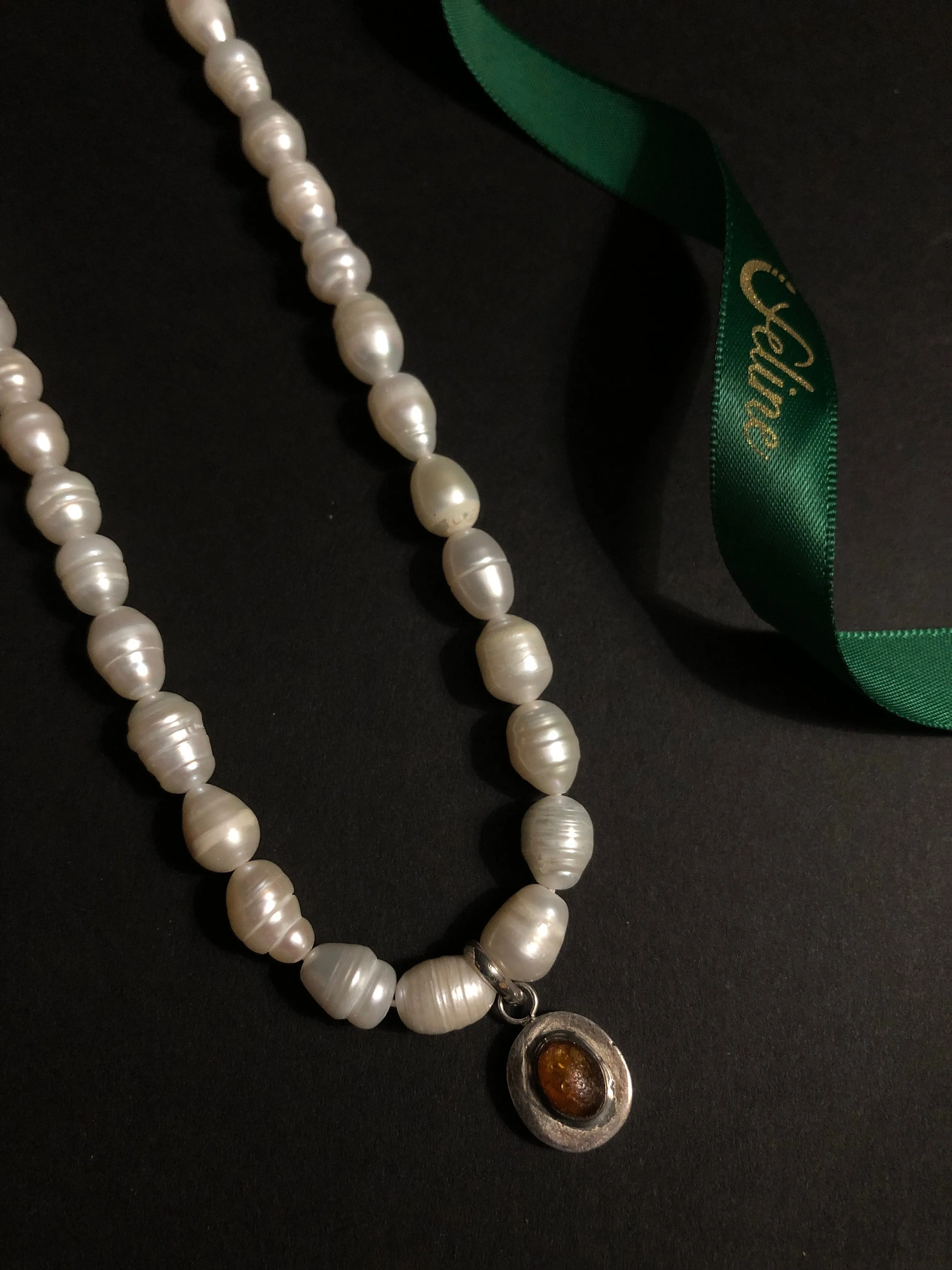 Valda Pearl necklace